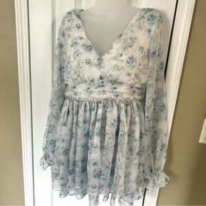 Mi ami Francesca's Blue/White Floral Dress Women's Large Ruched Waist EUC